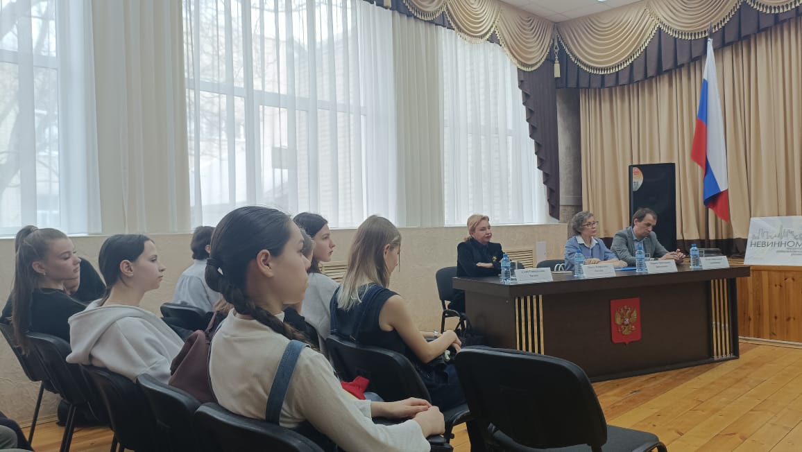 Учащиеся 10, 11 классов посетили профориентационную встречу с представителями  Ставропольского медицинского университета г. Ставрополя на базе МБОУ СОШ 1.